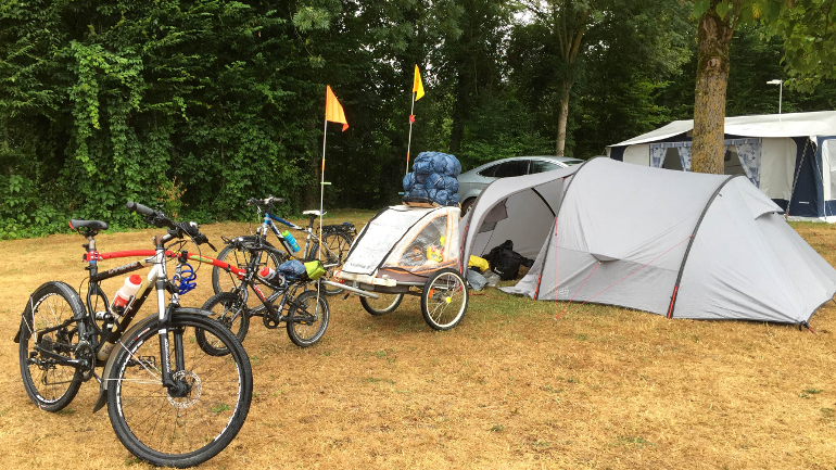 Camping sur le Canal de Bourgogne à vélo