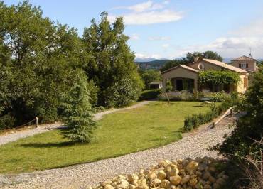 jardin coté sud du gîte