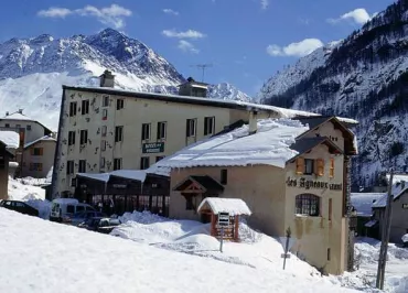l'hotel sous la neige