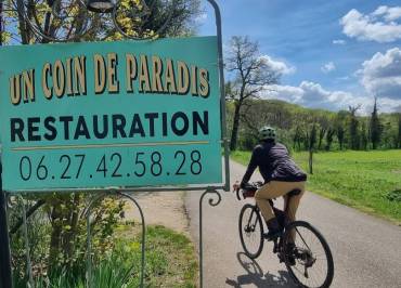 Entrée du restautant Un coin de paradis - situé au bord de ViaRhôna - Arandon-Passins - Balcons du Dauphiné - Nord-Isère - à moins d'une heure de Lyon