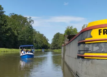 Promenades fluviales sur le Canal de Berry - Audes