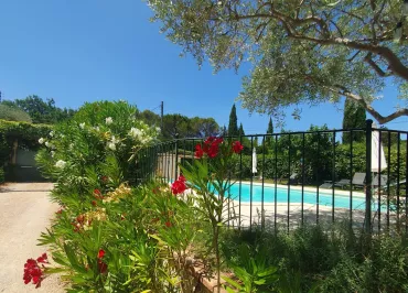 Entrée de la propriété portail électrique