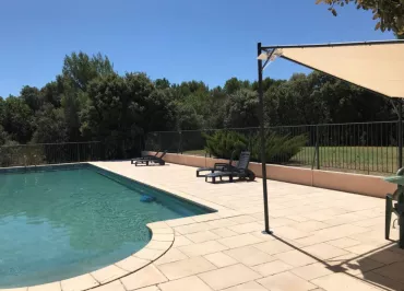 Grande piscine commune de 15 x 6 m