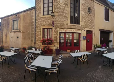 Le Caveau