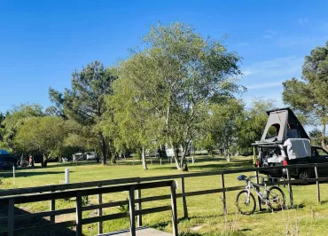 Aire naturelle de camping Les Grands Chênes