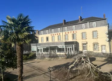 LE GRAND HÔTEL DE MAYENNE - Logis Hotels Restaurant