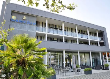 Golden Tulip Pornic Suites
