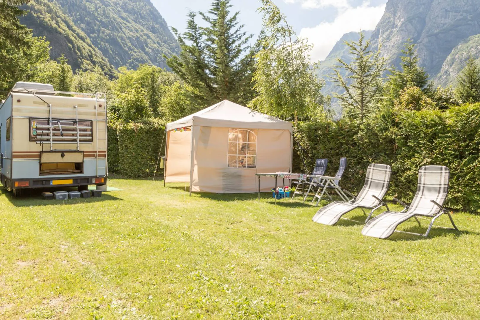 Chateau de Rochetaillée campsite