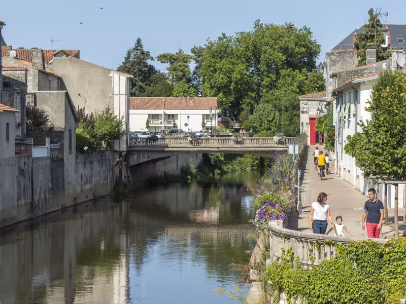Fontenay-le-Comte, promenade le long de la Vendée