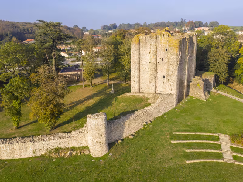 Le château de Pouzauges