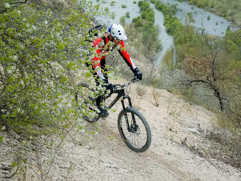 Descente VTT entre D igne-les-Bains et Château-Arnoux-Saint-Auban