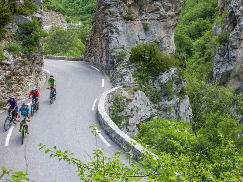 Au fil des Gorges de la Méouge à vélo