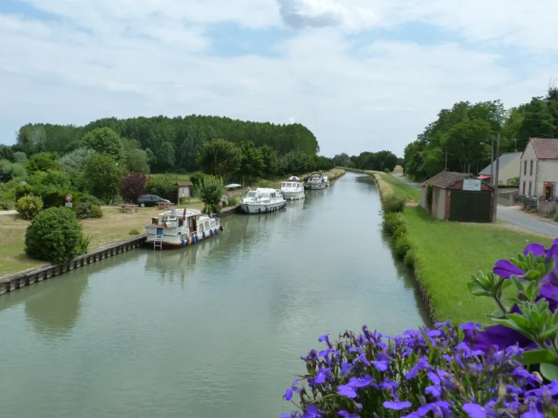 Le canal latéral à la Loire vers Beaulieu sur Loire