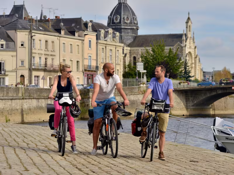 Quais de Château-Gontier à vélo