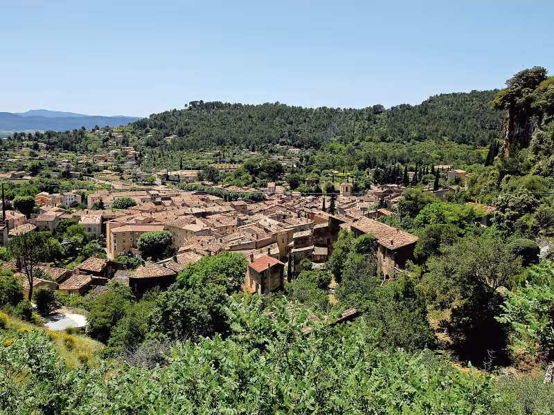 Village de Cotignac sur La Méditerranée à vélo