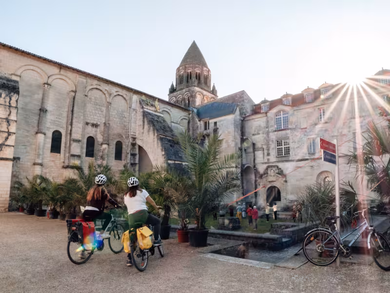Découverte de Saintes sur La Flow Vélo
