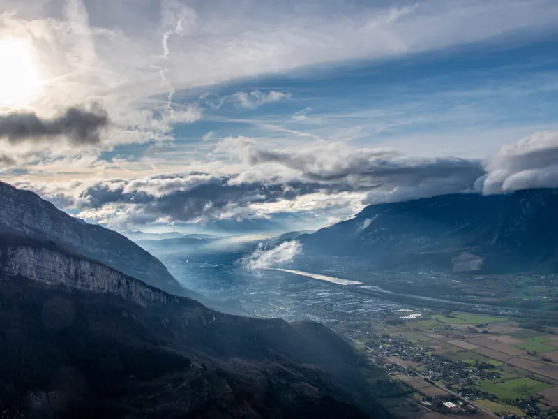 Le Néron et le Vercors au dessus de l'Isère à Grenoble