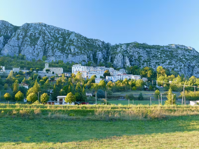 Le Village de Saint-Auban dans les Alpes Maritimes