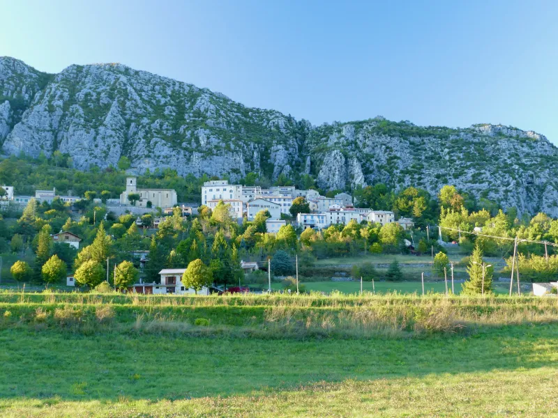 Le Village de Saint-Auban dans les Alpes Maritimes