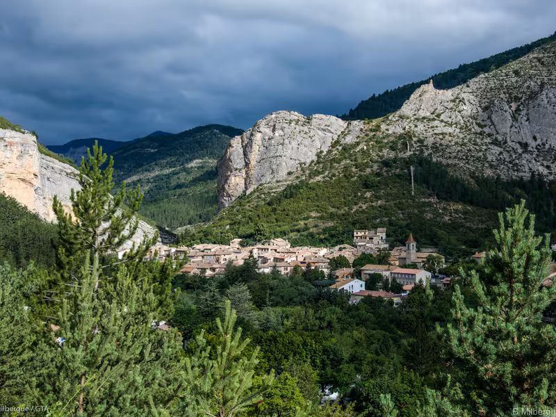 Le célèbre village d Orpierre 