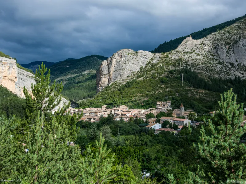Le célèbre village d Orpierre 