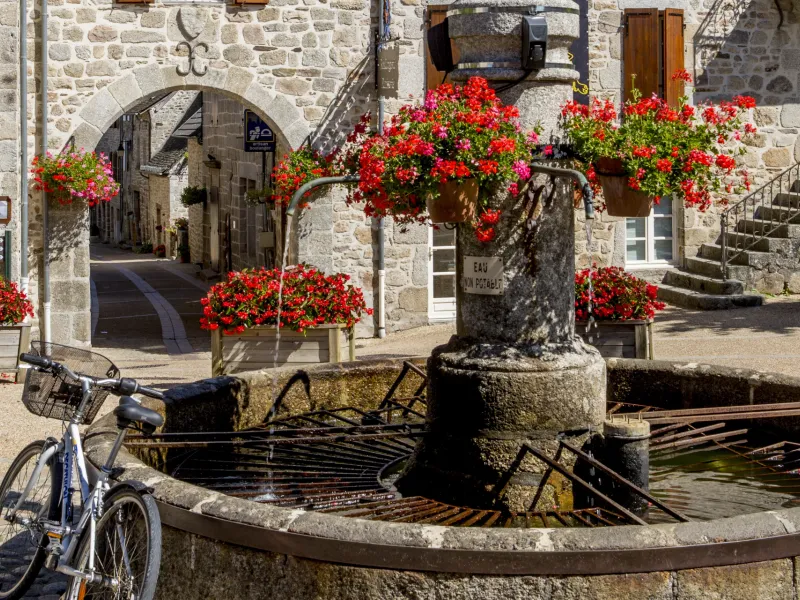 Le village de Marcolès