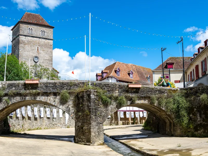 Traversée à vélo du Pont de Salies-de-Bearn