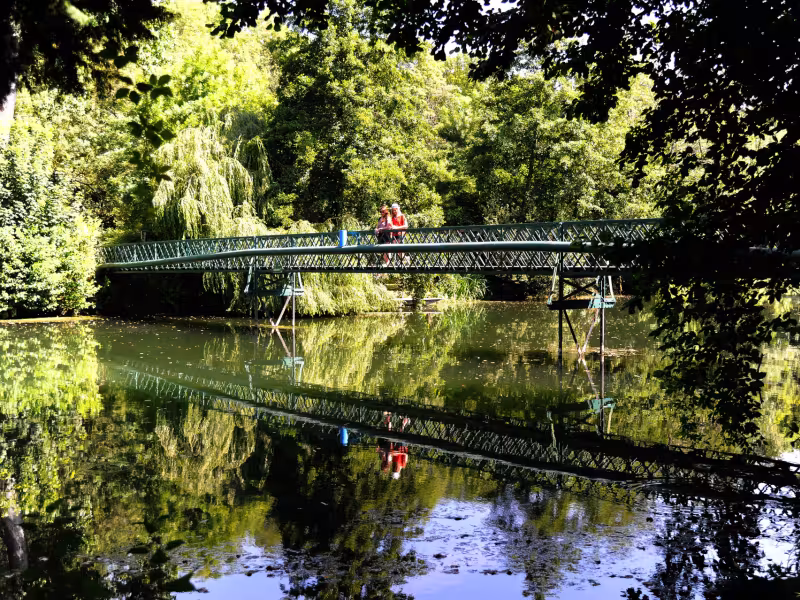 Passerelle sur la Sèvre Niortaise