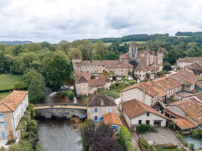 Vue aérienne de Saint Jean de Cole - La Flow Vélo