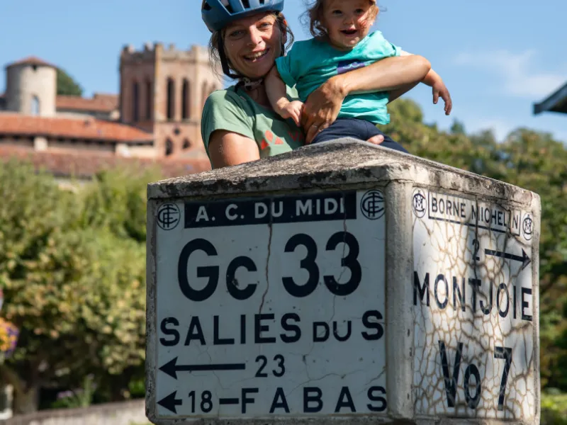 Borne directionnelle à Saint-Lizier sur La Vélosud