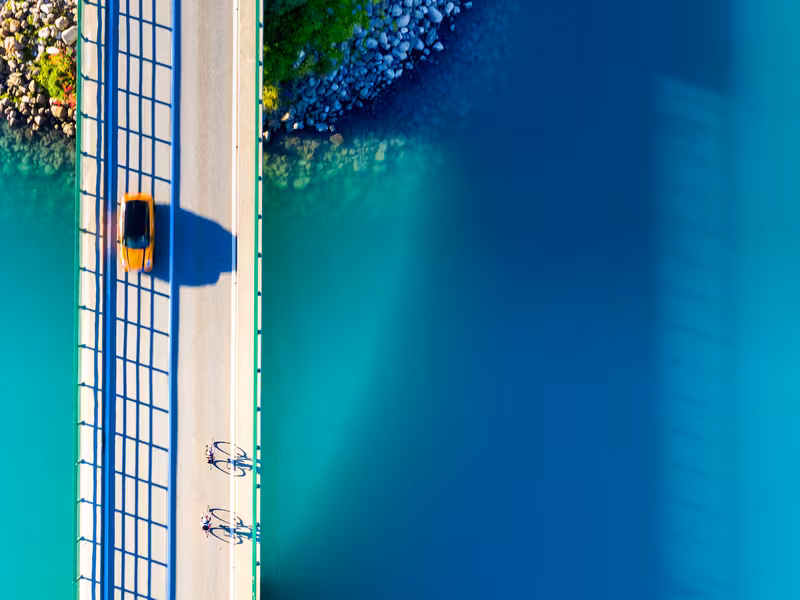 Cyclistes sur le pont de Savines