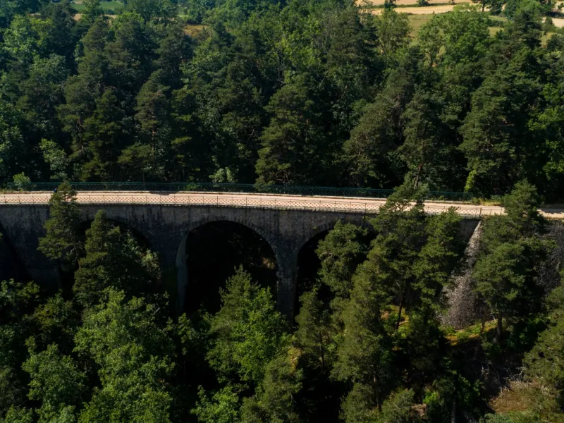 Vue drone Via Fluvia au dessus Gorges de la Suissesse