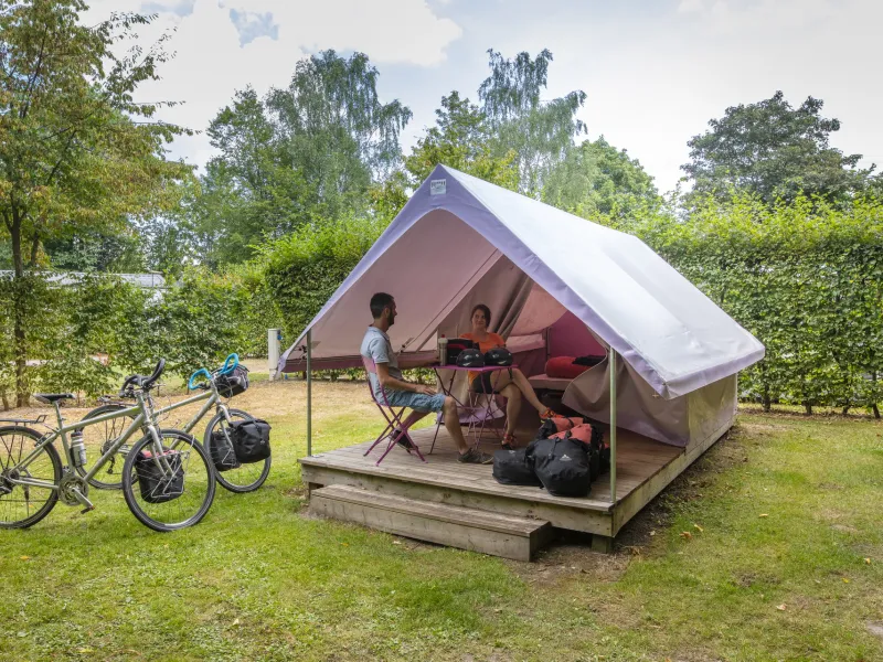 Camping Accueil Vélo avec hutte pour les cyclistes à Jumièges