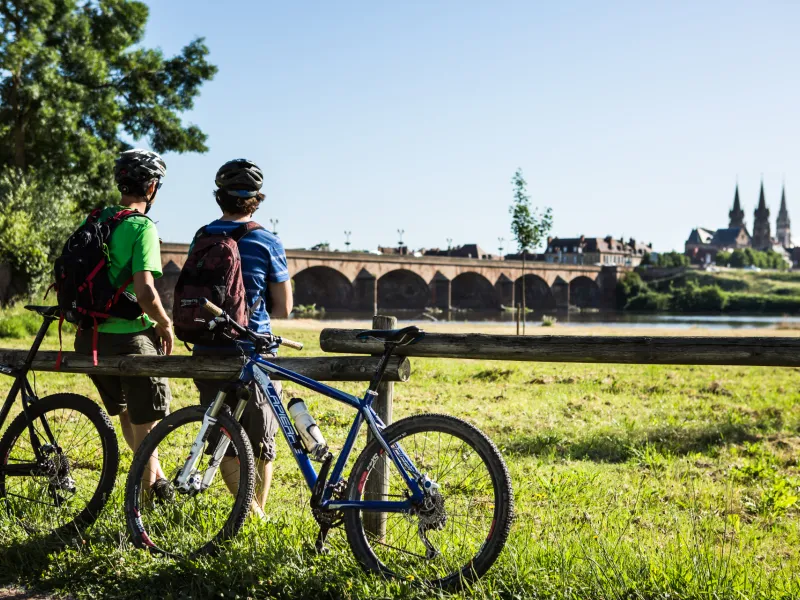 Bord de l'Allier à VTT au départ de Moulins