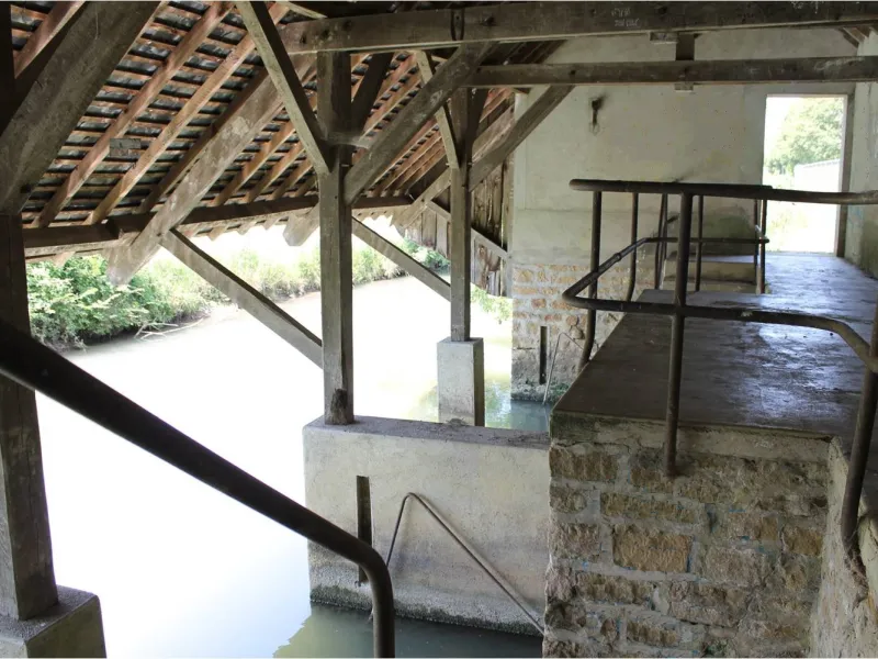 Lavoir à Jussy le Chaudrier