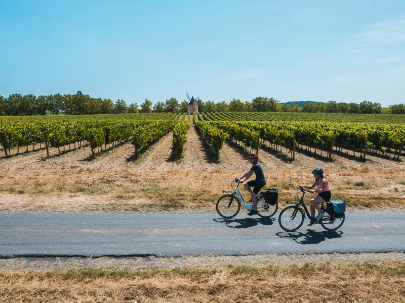 Cabrières d'Aigues duo de cyclistes