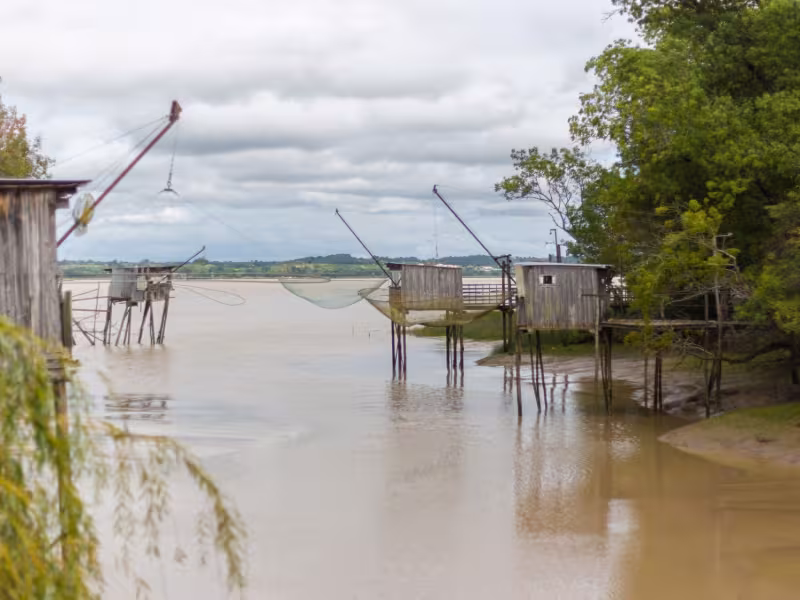 Carrelet sur l'estuaire à Cussac-Fort-Médoc