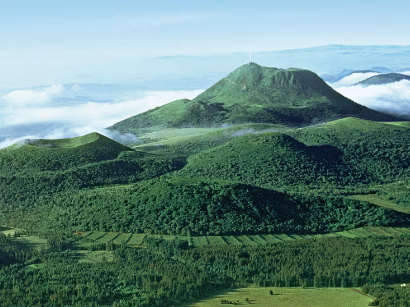 La Chaîne des Puys et ses volcans