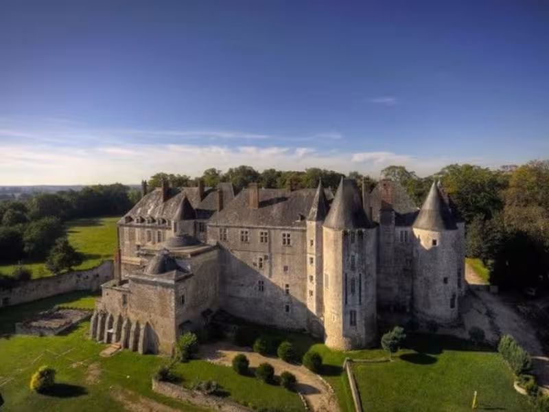 Vue en plongée du château de Meung-sur-Loire