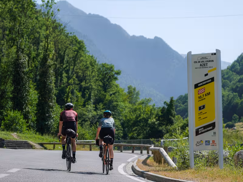 Cyclos sur la boucle des balcons d'Aure