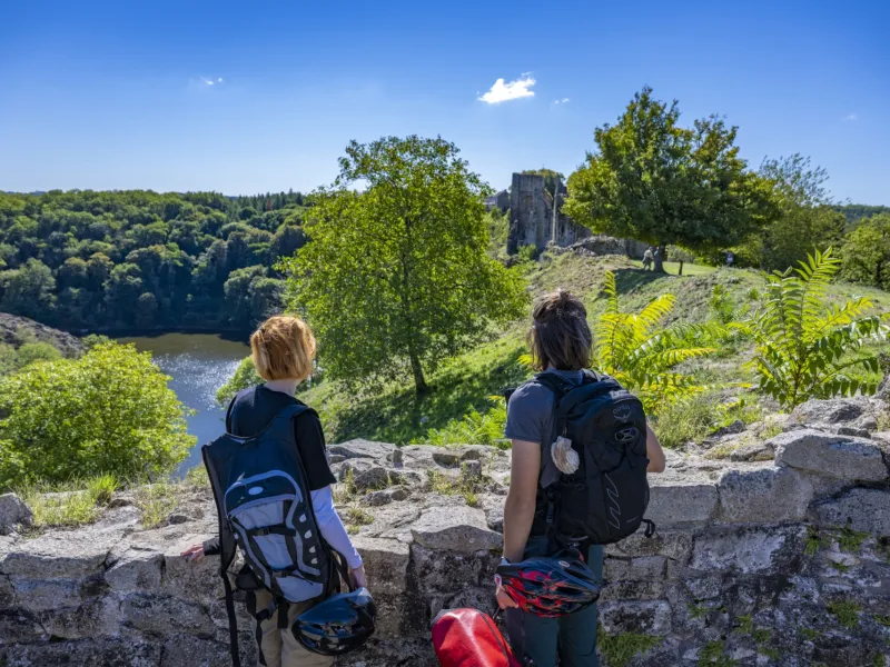 Les ruines du château à Crozant