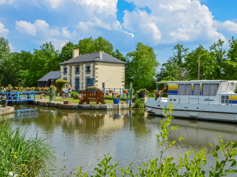 Balade à vélo sur le long des voies vertes, la Ville Morin à Guipel