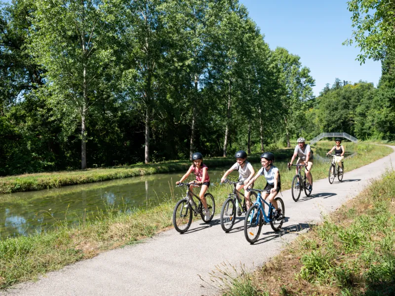 Cyclistes à Chatillon-sur-Cher
