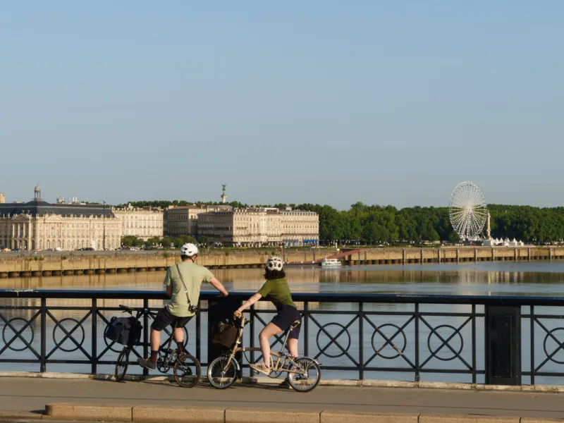 Pont sur la Garonne à Bordeaux