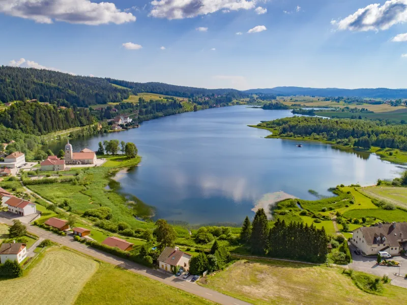 Lac de l'Abbaye, vue d'un drone