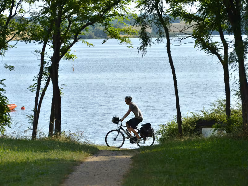 Autour du Lac du Cébron à vélo