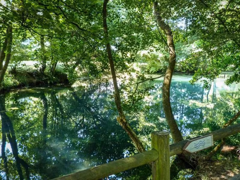 Les eaux bleues de Tavers