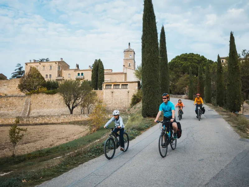 Cyclistes à Maubec