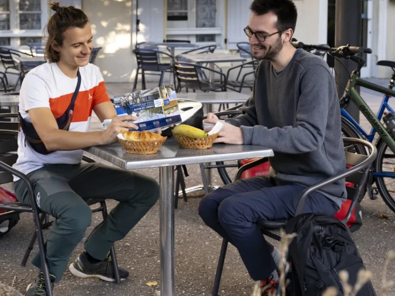 Pause déjeuner sur la St-Jacques à vélo via Vézelay
