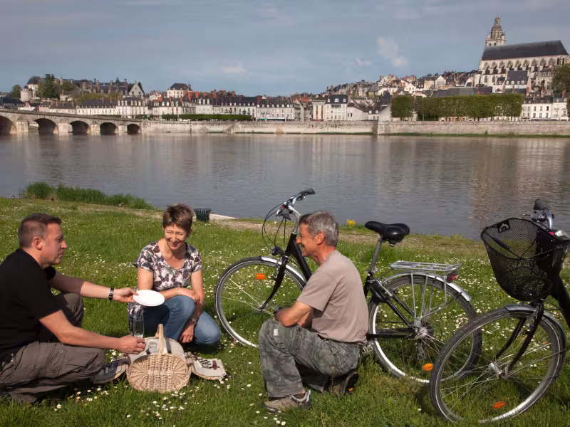 Pique-nique sur les bords de Loire à Blois - La Loire à vélo